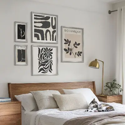 Sada obrazů do ložnice s moderními rostlinnými motivy