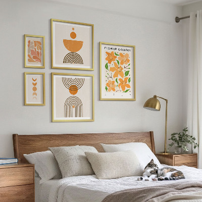 Sada obrazů do ložnice Stylové květiny a geometrie