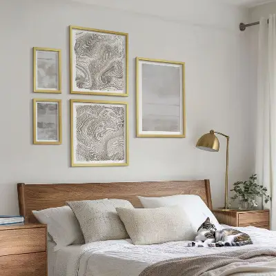 Poliptyk v rámu s motivem opotřebovaných textur v moderním stylu