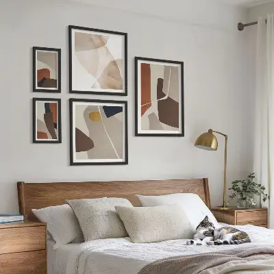 Abstraktní moderní tvary v rámu jako polyptych