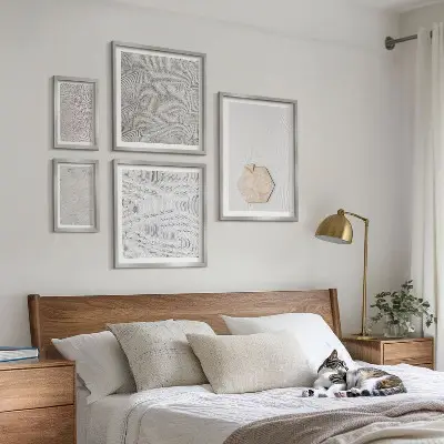 Sada obrazů do ložnice lehké boho pískové textury