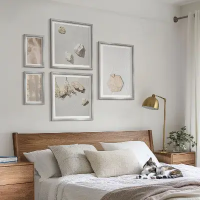 Sada obrazů do ložnice jemné boho s přírodními texturami