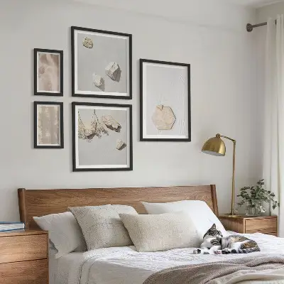 Sada obrazů do ložnice jemné boho s přírodními texturami
