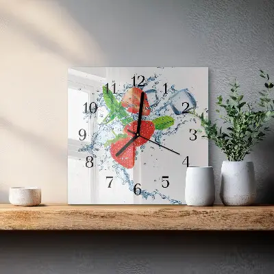 Čtvercové skleněné hodiny na zeď Jahody