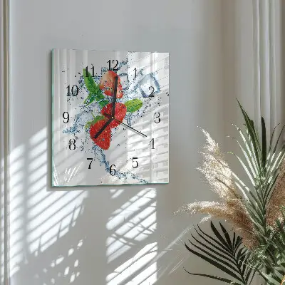 Čtvercové skleněné hodiny na zeď Jahody