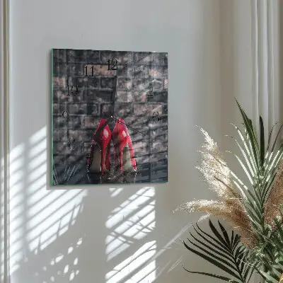 Čtvercové skleněné hodiny na stěnu Červené vysoké podpatky