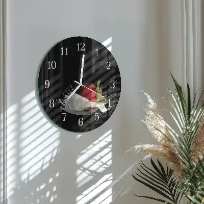 Kulaté skleněné hodiny na zeď Jahoda