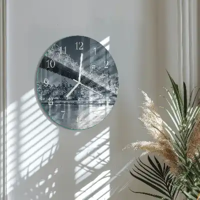 Nástěnné hodiny skleněné kulaté Most