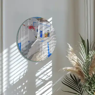 Kulaté skleněné hodiny na zeď Santorini