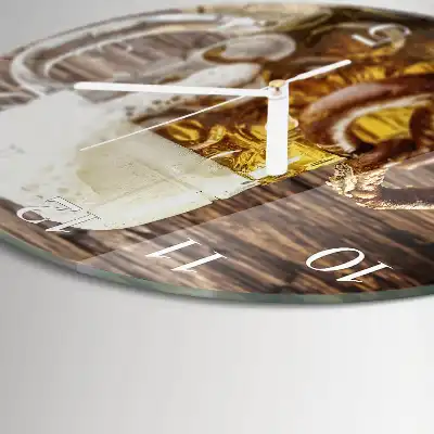 Kulaté skleněné hodiny na stěnu Preclík s pivem