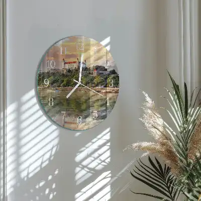 Nástěnné hodiny skleněné kulaté Hrad na řece