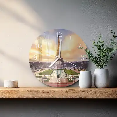 Kulaté skleněné hodiny na zeď Eiffelova věž