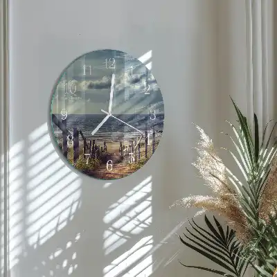 Hodiny na skle kulaté pláž moře