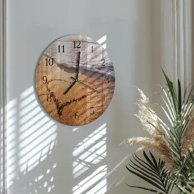 Kulaté skleněné hodiny na stěnu Srdce pláže
