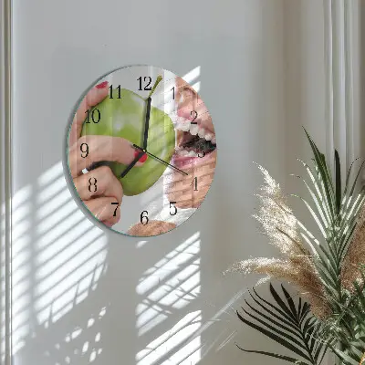 Hodiny s fotkou skleněné kulaté Jablko