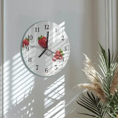 Kulaté skleněné hodiny na zeď Jahoda