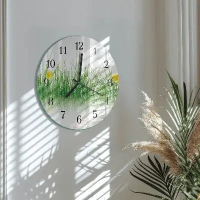 Kulaté skleněné hodiny na zeď Tráva
