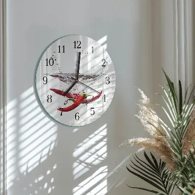 Kulaté skleněné hodiny na zeď Chilli papričky