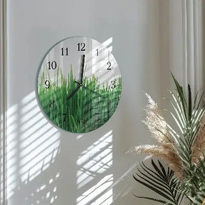 Kulaté skleněné hodiny na zeď Tráva