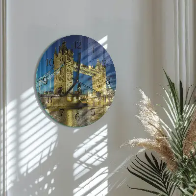 Hodiny na skle kulaté Londýnský most