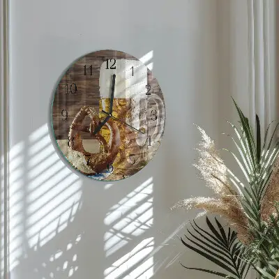 Hodiny na skle kulaté Preclík s pivem