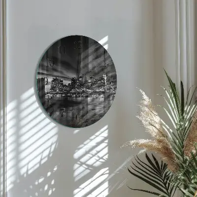 Kulaté skleněné hodiny na zeď Město