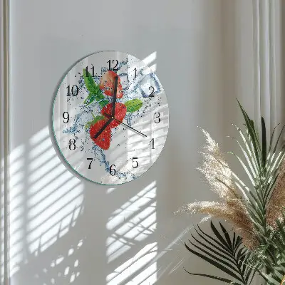 Kulaté skleněné hodiny na stěnu Jahody