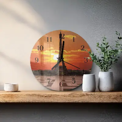 Kulaté skleněné hodiny na zeď Eiffelova věž