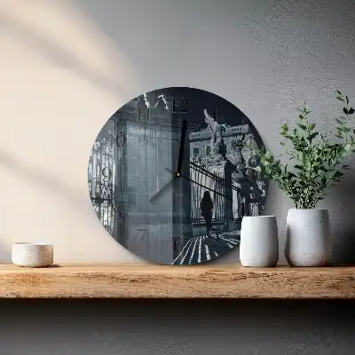 Kulaté skleněné hodiny na zeď Hradčany
