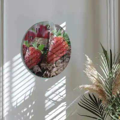 Kulaté skleněné hodiny na zeď Jahody