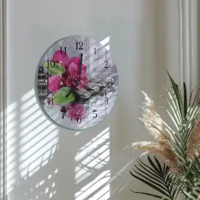 Kulaté skleněné hodiny na zeď Orchidej