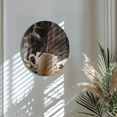 Kulaté skleněné hodiny na zeď Káva