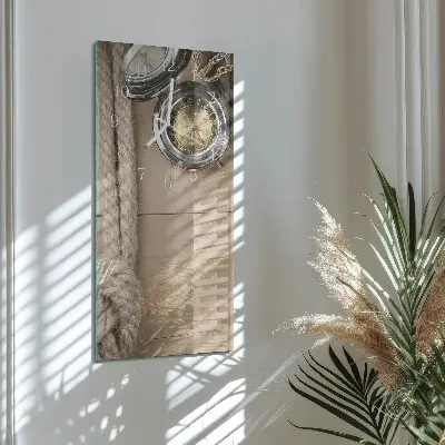 Svislé skleněné hodiny na zeď Kompas