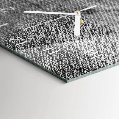 Nástěnné hodiny skleněné svislé Materiál