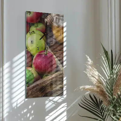 Svislé skleněné hodiny na zeď Jablko