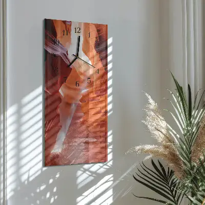 Svislé skleněné hodiny na stěnu Jeskyně