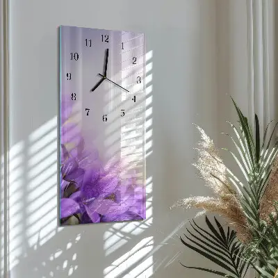 Svislé skleněné hodiny na zeď Fialové květy