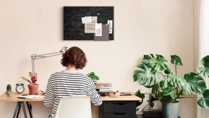 Co dát na zeď vedle psacího stolu? Průvodce